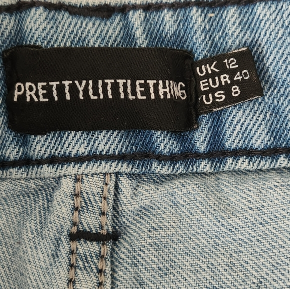 Distressed Long Baggy Jeans - Trendy Urban Streetwear - Picture 6 of 10